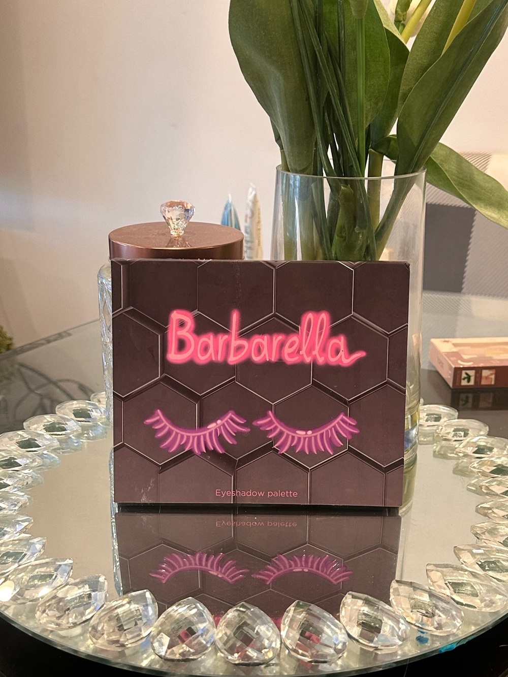 BARBARELLA 20 Color Matte Shimmer Eyeshadow Palette Glam Pigmented Bee Beauty